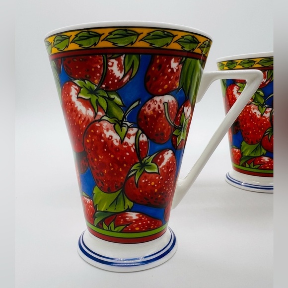 St Michael Strawberry Patterned Mugs - Set of 4 Bone China Made in the UK - Picture 1 of 14
